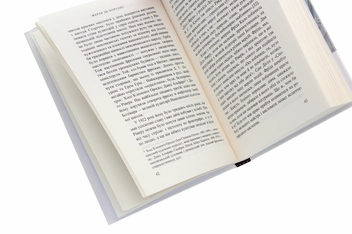 Паперова книга «Фріда Кало. Безжальна врода», автор Жерар де Кортанз - фото №5 - мініатюра