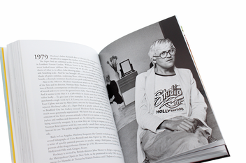 Бумажная книга «David Hockney. A Chronology. 40th Anniversary Edition», автор Ханс Вернер Хольцварт - фото №6 - миниатюра