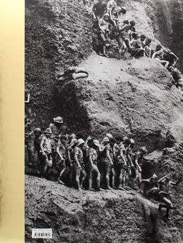Бумажная книга «Sebastião Salgado. Gold», автор Леля Ваник Сальгадо - фото №2 - миниатюра