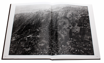 Бумажная книга «Sebastião Salgado. Gold», автор Леля Ваник Сальгадо - фото №5 - миниатюра