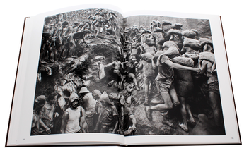 Бумажная книга «Sebastião Salgado. Gold», автор Леля Ваник Сальгадо - фото №8 - миниатюра