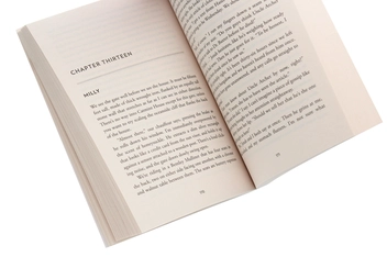 Бумажная книга «The Cousins», автор Карен М. Макманус - фото №5 - миниатюра