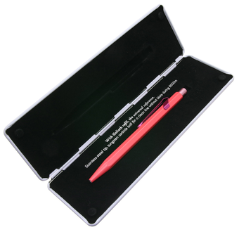  «Ручка Caran d'Ache 849 Claim Your Style Рожева (849.546)», бренду Caran d'Ache - фото №4 - мініатюра