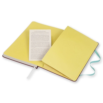  «Блокнот Moleskine Contrast средний сливовый (LCCTQP060H8)», бренда Moleskine - фото №6 - миниатюра
