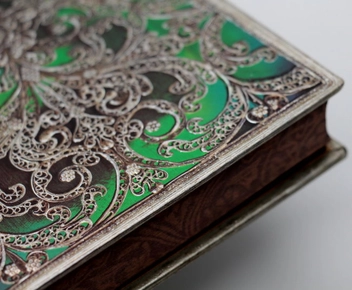  «Записная книжка Paperblanks Серебряная филигрань Эсмеральда карманная нелинованная (PB2887-1)», бренда Paperblanks - фото №3 - миниатюра