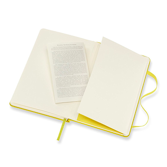  «Блокнот Moleskine Classic маленький нелинованный желтый (QP012M18)», бренда Moleskine - фото №6 - миниатюра