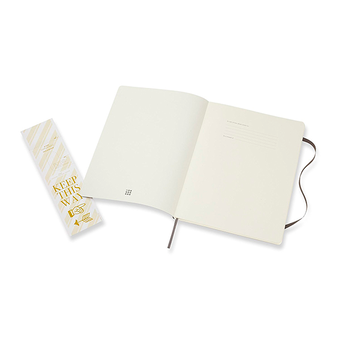  «Блокнот Moleskine Classic большой нелинованный коричневый (QP623P14)», бренда Moleskine - фото №5 - миниатюра