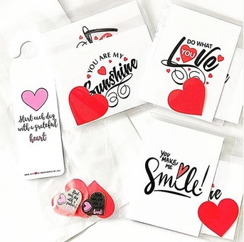 «Набор открыток Bookmarks Love 4 шт (0000000000260)», бренда Bookmarks - фото №3 - миниатюра