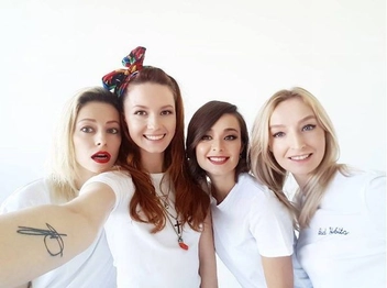 Паперова книга «Kyiv by Locals», авторів Ніна Горбачова, Ольга Бесхмельніцина, Зоя Литвин, Аліна Рудя - фото №11 - мініатюра