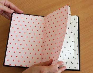 Бумажная книга «Яблуневі квіти», автор Юрий Кирик - фото №4 - миниатюра