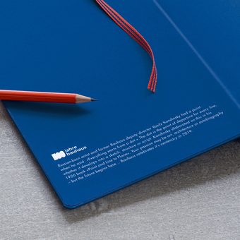  «Блокнот Leuchtturm1917 100 Years Bauhaus Master Classic Точка Синий (359866)», бренда Leuchtturm1917 - фото №4 - миниатюра