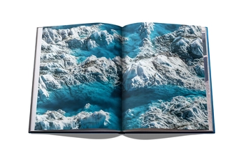 Бумажная книга «The Arctic Melt. Images of a Disappearing Landscape» - фото №6 - миниатюра