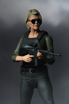  «Коллекционная фигурка Neca Terminator Dark Fate 2019 Sarah Connor (951924)», бренда Neca - фото №5 - миниатюра