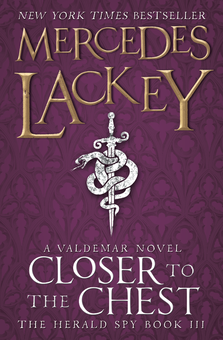 Паперова книга «Closer to the Chest. Book 3», автор Мерседес Лекі - фото №2 - мініатюра