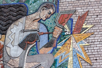 Паперова книга «Decommunized: Ukrainian Soviet Mosaics», автор Євген Нікіфоров - фото №9 - мініатюра