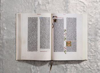 Бумажная книга «The Gutenberg Bible of 1454 (комплект из 2 книг)» - фото №6 - миниатюра