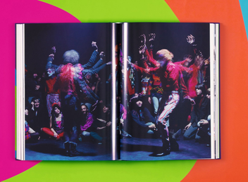 Паперова книга «Tom Wolfe. The Electric Kool-Aid Acid Test, Art Edition No. 1–100, Lawrence Schiller ‘Me and My Shadow’» - фото №11 - мініатюра