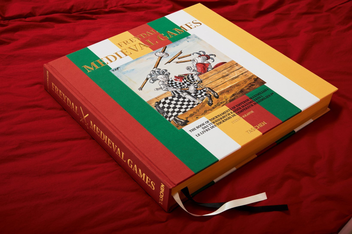 Бумажная книга «Freydal. Medieval Games. The Book of Tournaments of Emperor Maximilian I», автор Стефан Краузе - фото №2 - миниатюра