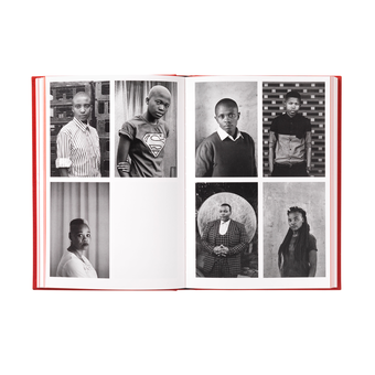 Бумажная книга «Zanele Muholi (Limited edition)» - фото №6 - миниатюра