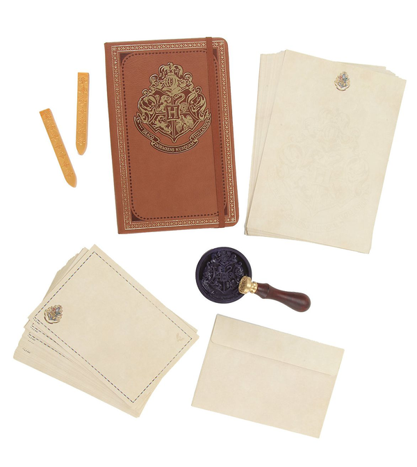Бумажная книга «Harry Potter Hogwarts Deluxe Stationery Set» - фото №1