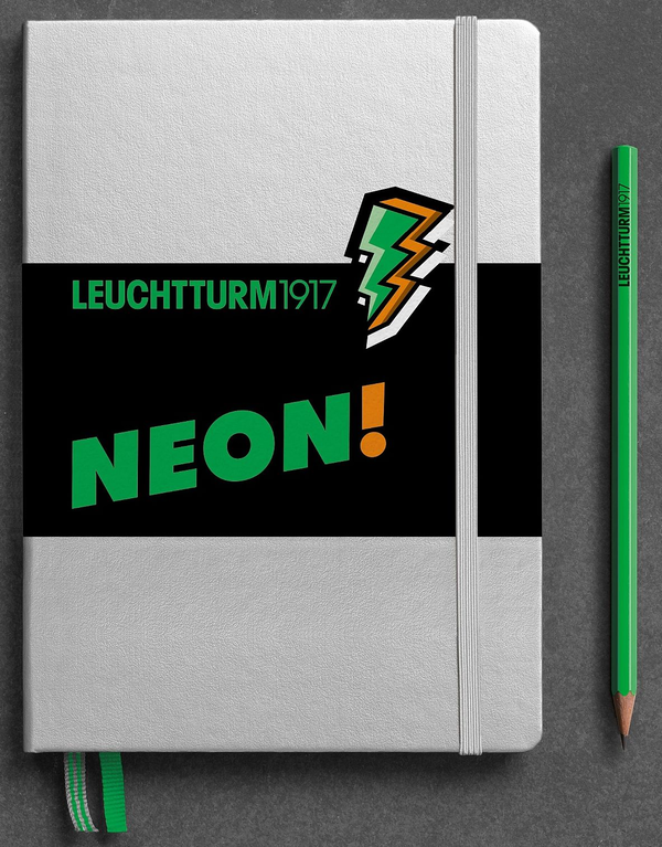  «Блокнот Leuchtturm1917 Neon! Точка Серебро/Зеленый (361390)», бренда Leuchtturm1917 - фото №1