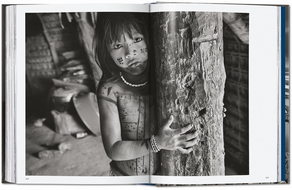 Паперова книга «Sebastião Salgado. Amazônia» - фото №1