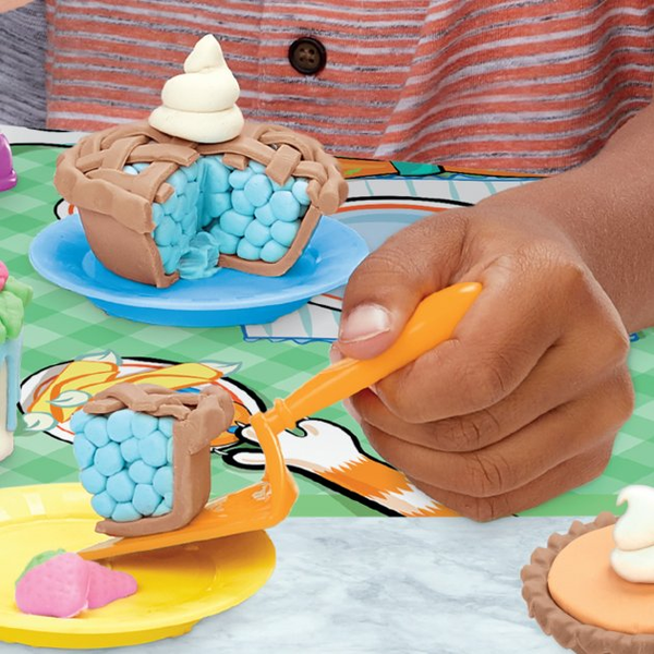  «Набір для творчості з пластиліном Sweet Cakes Playset (F2773)», бренда Hasbro - фото №1