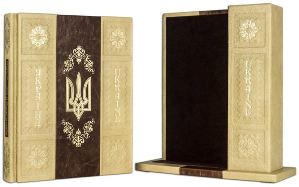 Паперова книга «Україна / Ukraine (Red Panther) у футлярі» - фото №1
