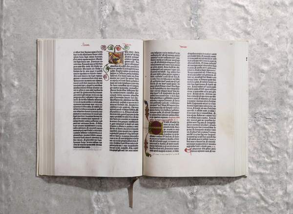 Бумажная книга «The Gutenberg Bible of 1454 (комплект из 2 книг)» - фото №1