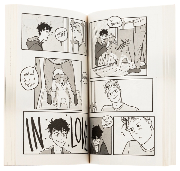 Бумажная книга «Heartstopper. Volume One», автор Элис Осман - фото №1