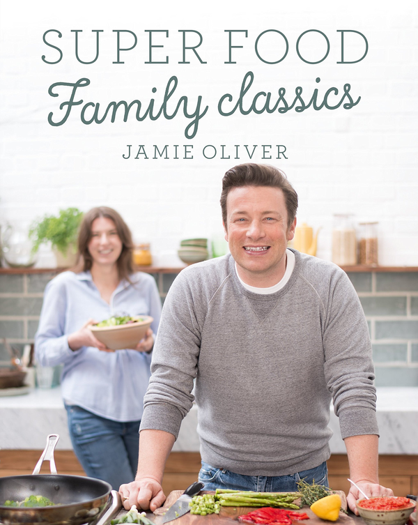 Бумажная книга «Super Food Family Classics», автор Джейми Оливер - фото №1