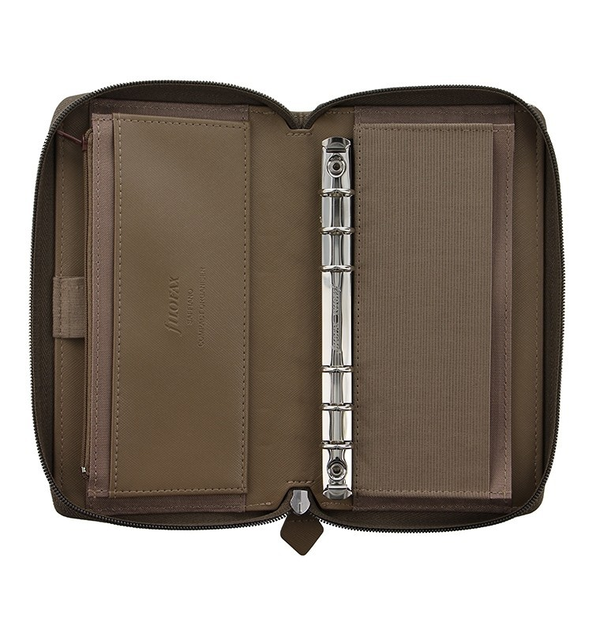  «Органайзер Filofax Saffiano Compact Zip Fawn (20-028759)», бренда Filofax - фото №1