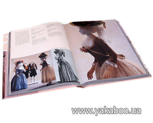 Бумажная книга «Fashion. A History from the 18th to the 20th Century (комплект из 2 книг)», авторов Акико Фукай, Тамами Суо, Мики Ивагами, Рейко Кога, Рэй Ний - фото №1