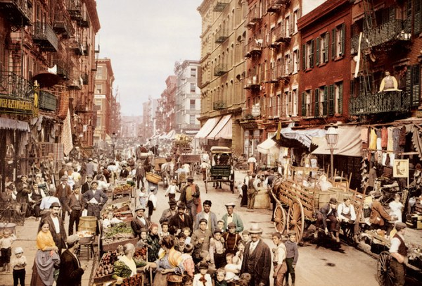 Бумажная книга «New York: Portrait of a City / Portrat einer Stadt / Portrait d'une ville», автор Реуэл Голден - фото №1