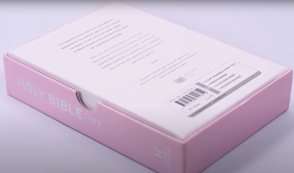 Бумажная книга «NIV Pocket Pastel Pink Soft-tone Bible», автор New International Version - фото №1