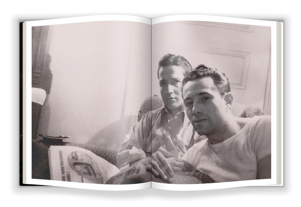Бумажная книга «Loving II: More photographic history of men in love, 1850s - 1950s», авторов Хью Нини, Нил Тредвелл - фото №1