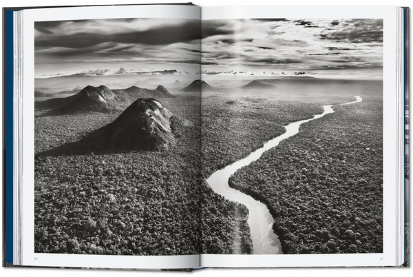 Паперова книга «Sebastião Salgado. Amazônia» - фото №1
