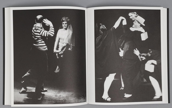 Паперова книга «Josef Koudelka. Theatre» - фото №1
