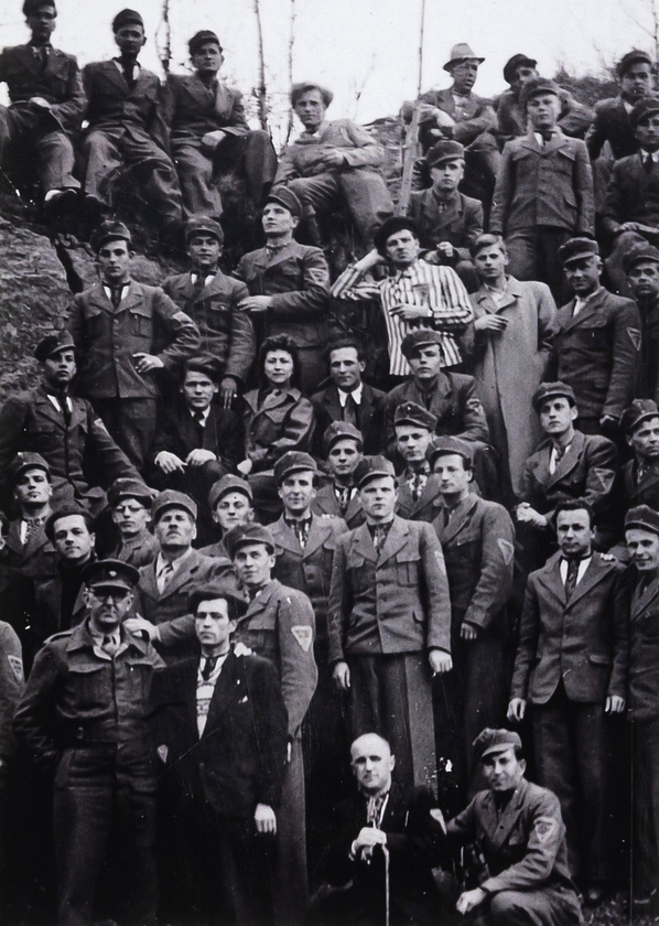 Бумажная книга «Переміщення особи. Спогади, щоденникові записи і фотодокументи», автор Юхим Харченко - фото №1
