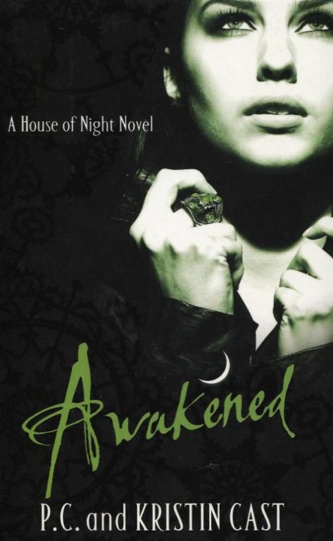 Паперова книга «Awakened», авторів Філіс Крістіна Каст, Крістін Каст - фото №1