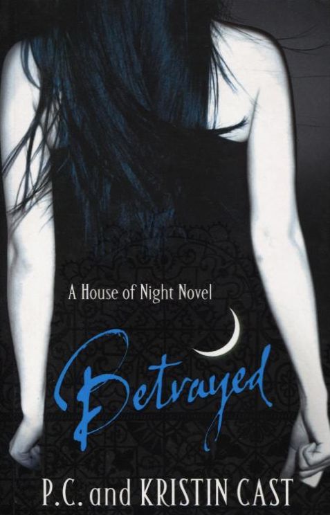 Паперова книга «Betrayed», авторів Філіс Крістіна Каст, Крістін Каст - фото №1