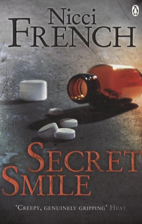 Паперова книга «Secret Smile», автор Ніккі Френч - фото №1