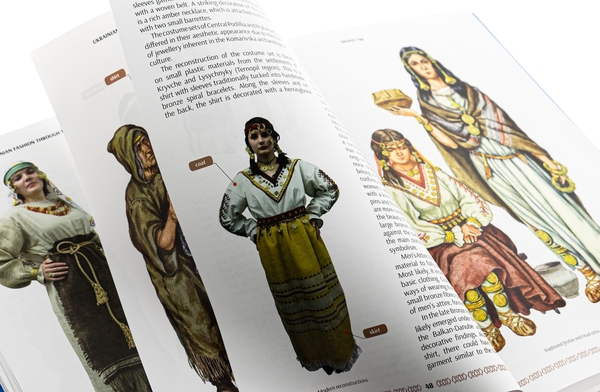 Бумажная книга «Ukrainian fashion through the Ages», автор Зинаида Васина - фото №1