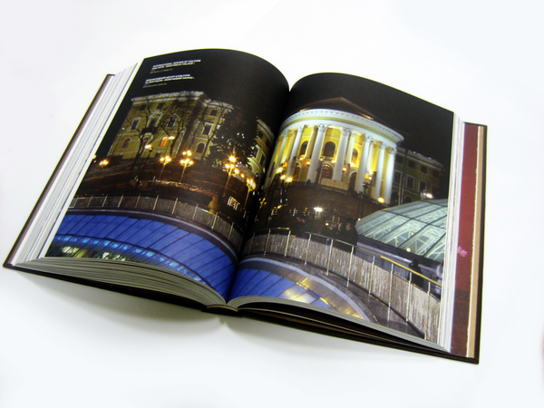 Паперова книга «Обід з Послами у Києві», автор Ірина Рєзнік - фото №1