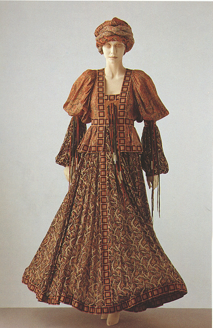 Паперова книга «400 Years of Fashion», автор Наталі Ротштейн - фото №1