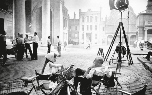 Паперова книга «Bob Willoughby: Audrey Hepburn» - фото №1
