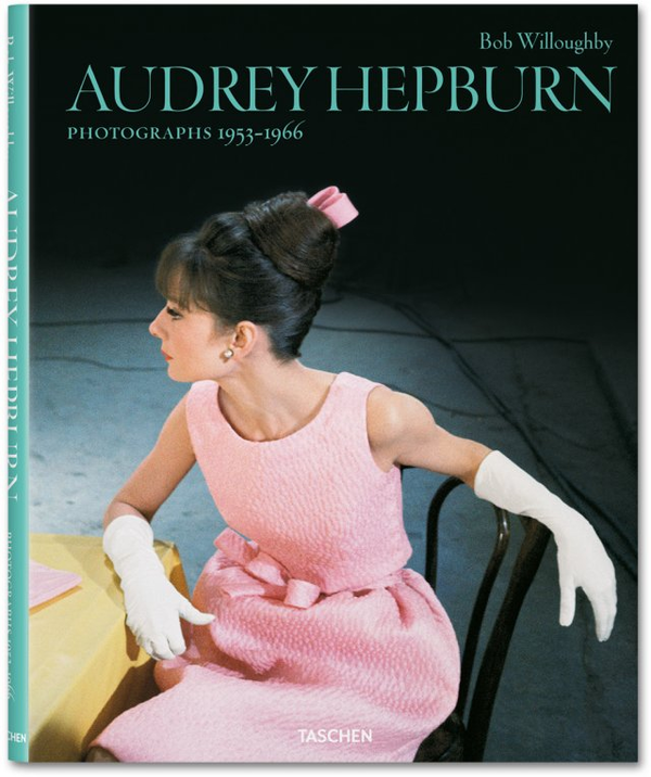 Паперова книга «Bob Willoughby: Audrey Hepburn» - фото №1