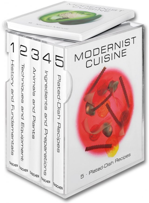 Бумажная книга «Modernist Cuisine: The Art and Science of Cooking (комплект из 6 книг)», авторов Натан Мирвольд, Крис Янг, Максим Билет - фото №1