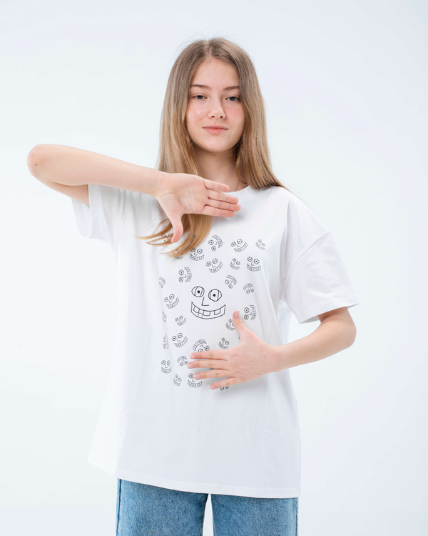 «Футболка Handcrafts by orphans Улыбка Белая М», бренда Handcrafts by Orphans - фото №1