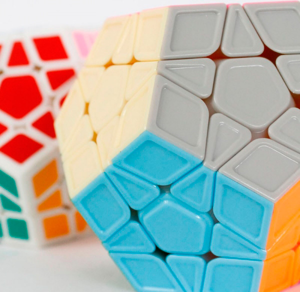  «Игрушка-головоломка QiYi Galaxy Megaminx sculpture (QYXMD1)», бренда QiYi - фото №1